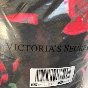 Victoria's Secret Sherpa Plush Blanket - RED ROSES - Black Friday 2021 Throw